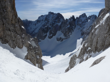 Blick vom Goinger Törl zur Ackerlspitze, rechts davon das steile Kar des Schönwetterfensterls, das heute auch begangen wurde