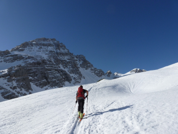 das Ziel kommt ganz hinten rechts in Sicht,  links das Große Ochenshorn