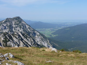 Blick zum Zwiesel im Hintergrund der Chiemsee