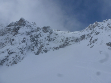 kurzes Wolkenfenster, Blick Richtung Pyramidenspitze