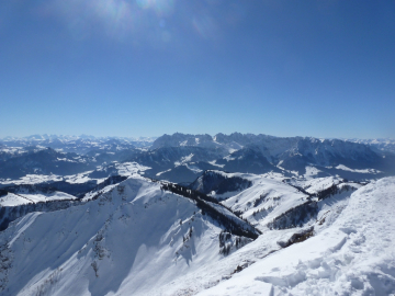 Blick vom Gipfel zum Kaiser
