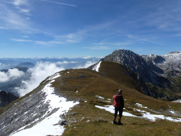 am Hochkarfelderkopf, im Hintergrund die Hohen Tauern