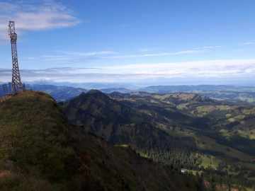 links der Säntis, rechts der Bodensee
