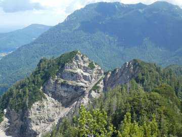 Adlerkopf, dahinter der Rauschberg