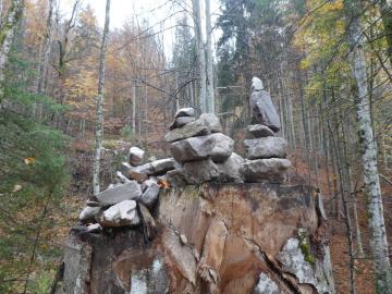 Stoamandl Baumstunpf