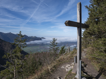 über dem Nebel