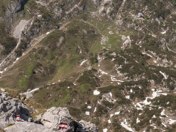Tiefblick mit Hüttensuche
